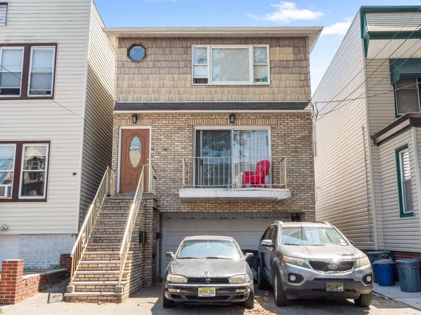 16 Delaware Ave, Jersey City, NJ 07304