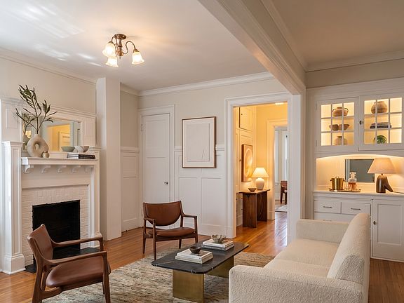 4th image of 460 Park Dr #20