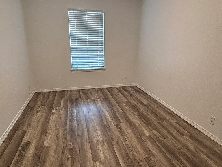 2420 Briarwood Ct NW — Photo 10