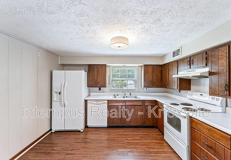 8738 Gleason Dr — Photo 15