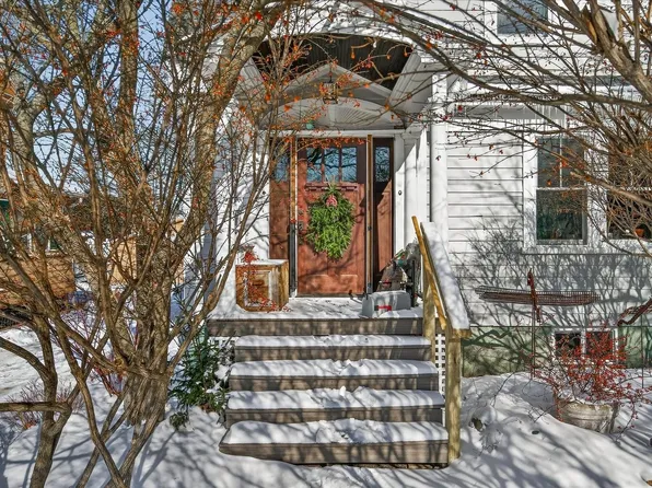 25 Seabury Street, Rutland City, VT 05701