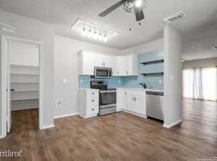 12812R Huntsman Lake Dr, San Antonio, TX 78249