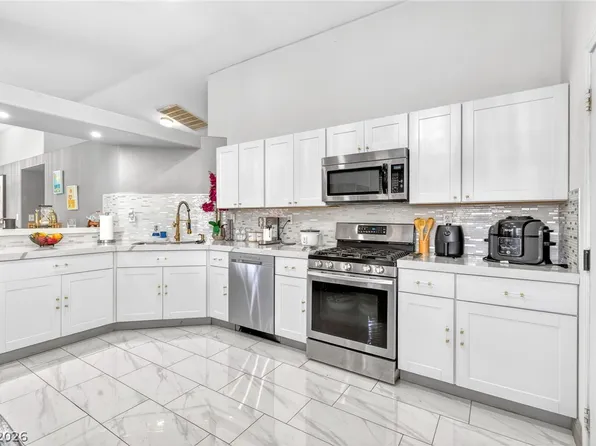 2697 Rungsted St, Las Vegas, NV 89142