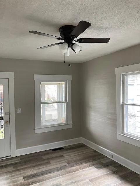 2 bed, 824 sqft, $1,400 — Photo 3