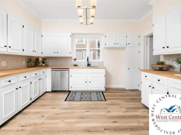 1012 W 4th St, Sedalia, MO 65301