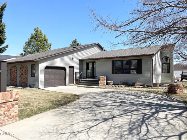 2406 13th Ave W, Williston, ND 58801