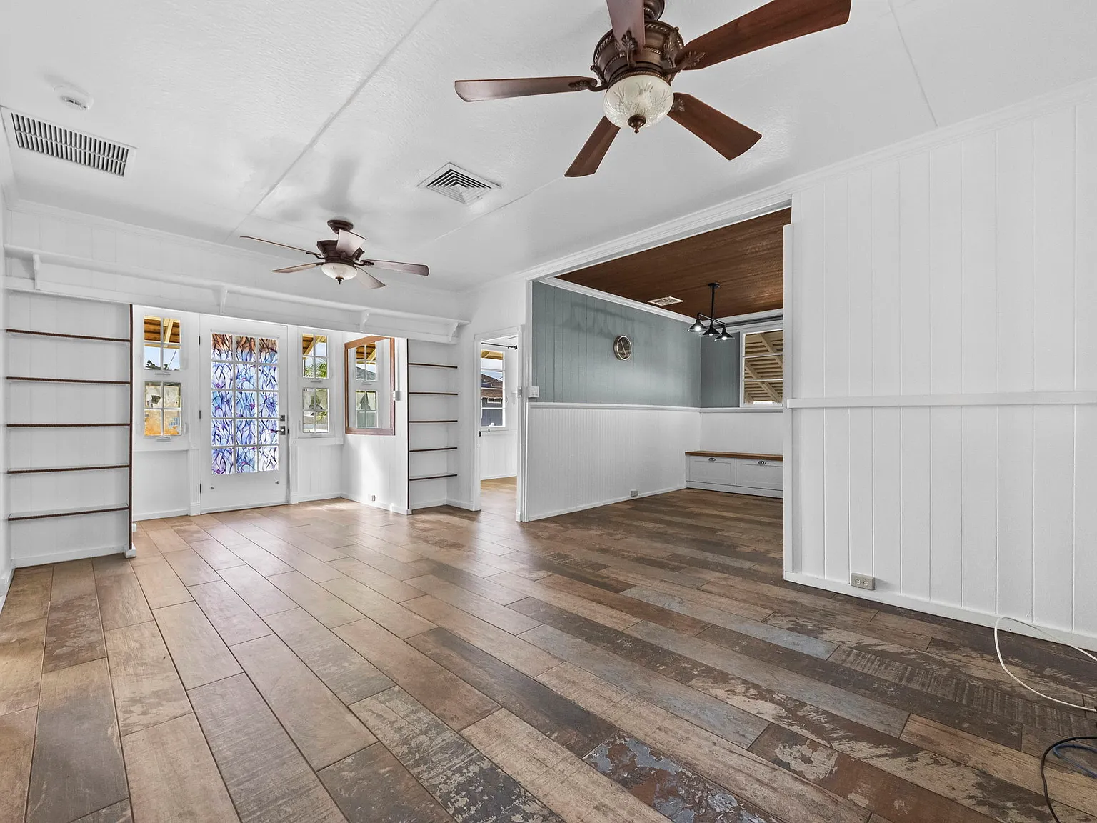 3 bed, 1096 sqft, $4,300 — Photo 3