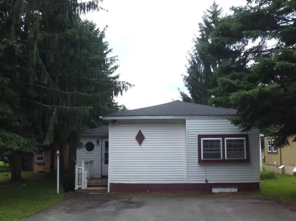 321 Campstead Cir, Blakeslee, PA 18610