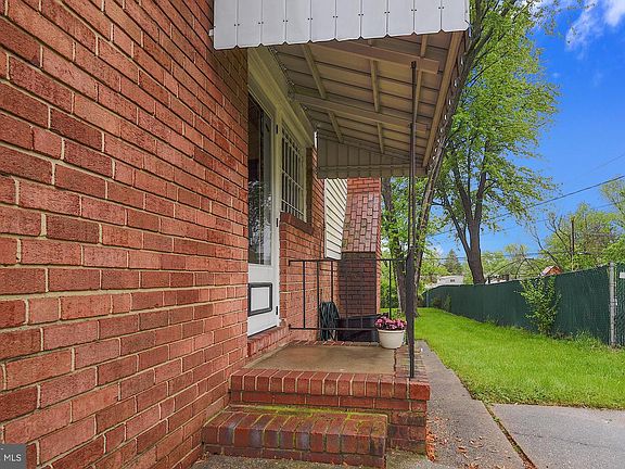 5th image of 7417 Ricksway Rd
