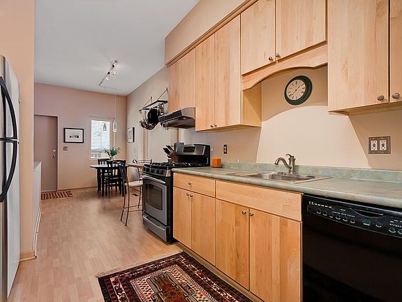 5th image of 507 Holly Ave