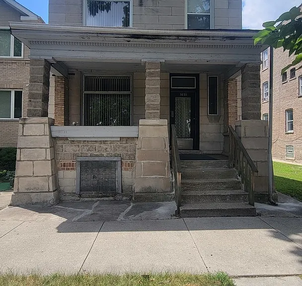 3231 W Flournoy St #2 — Photo 1
