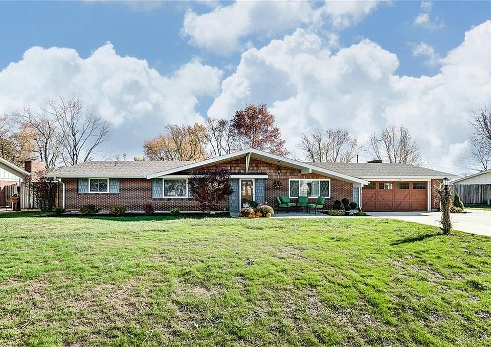 1st image of 2276 Jacavanda Dr