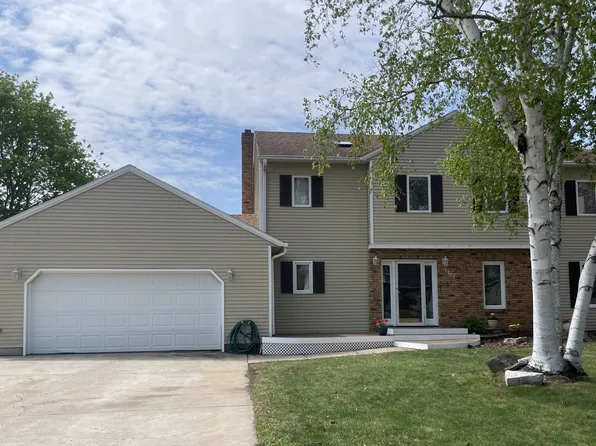 1757 23rd St S, Fargo, ND 58103