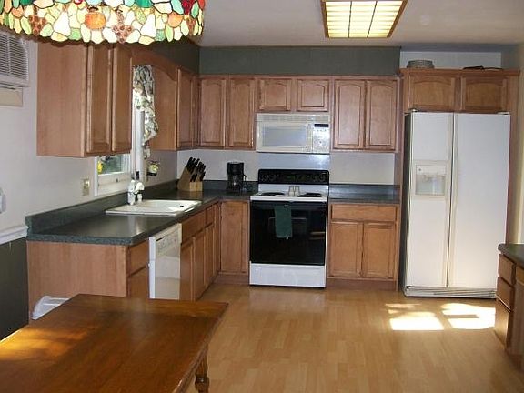 2nd image of 6 Southwood Dr