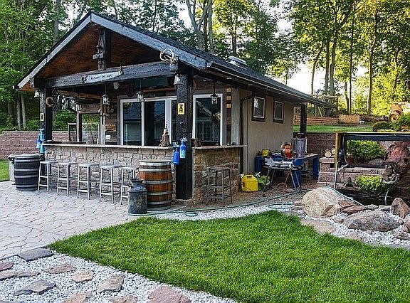 BACK YARD, OUTDOOR AREA