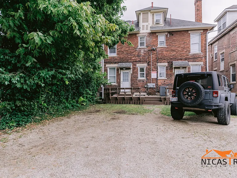 136 E 11th Ave — Photo 46