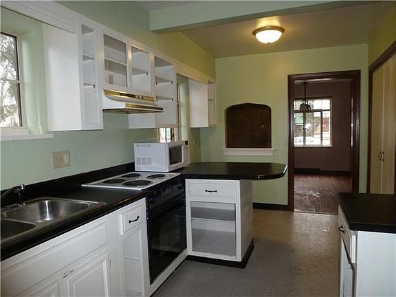3rd image of 541 E Meadowlawn Ave