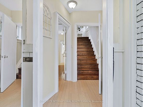 5th image of 12 Belsize Dr
