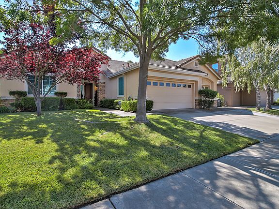 3rd image of 3565 Pacifica Ln