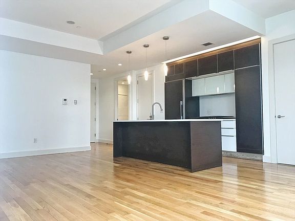4th image of 65 Ainslie St #314