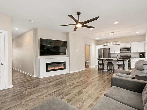 5th image of 2505 Park Ridge Dr