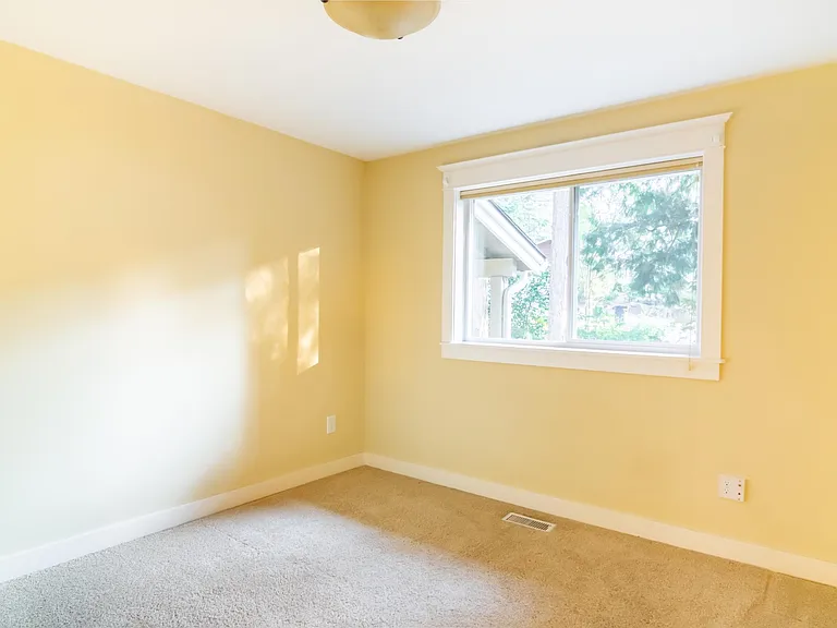 12840 NE 88th St — Photo 48