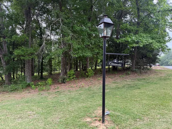 Waverly Dr, West Point, MS 39773