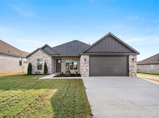 113 S Eagle Mountain St, Prairie Grove, AR 72753