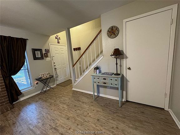 3rd image of 1904 Dartmouth St APT L3