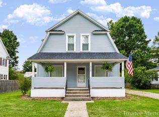 312 Emmons St SE, Caledonia, MI 49316