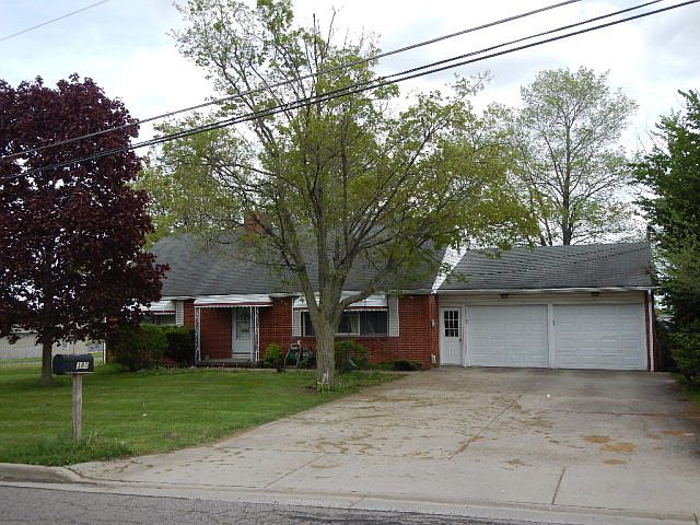1st image of 374 Willowood Dr E