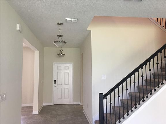3rd image of 15079 Evergreen Oak Loop