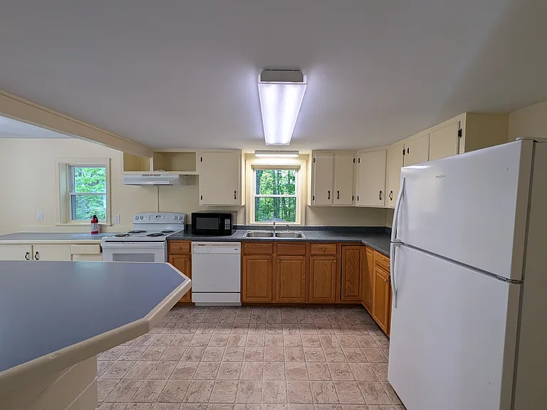22 Jenny Ln — Photo 8