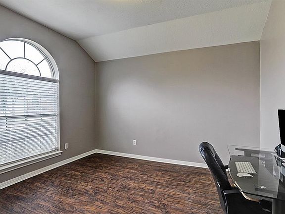 2nd image of 17011 Gaelicglen Ln