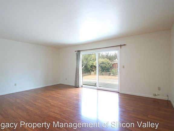 3rd image of 1181 W Olive Ave