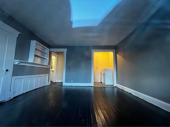 3rd image of 185 W Sugartree St #11