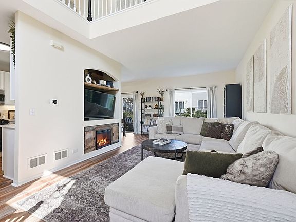 3rd image of 383 Jamestown Ct