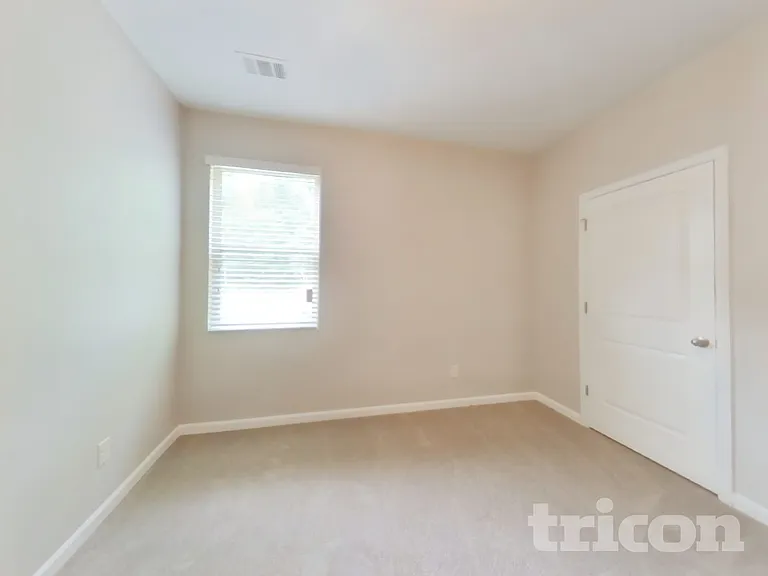 474 Lake Ridge Ln — Photo 13