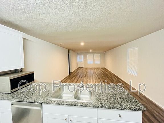 3rd image of 4235 Mesa Cv
