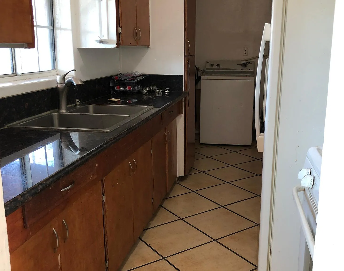 3 bed, 950 sqft, $1,175 — Photo 3