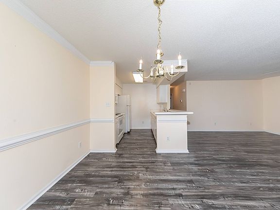 5th image of 101 Queens Cres