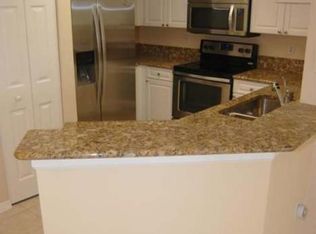 300 Crestwood Ct N APT 311, Royal Palm Beach, FL 33411