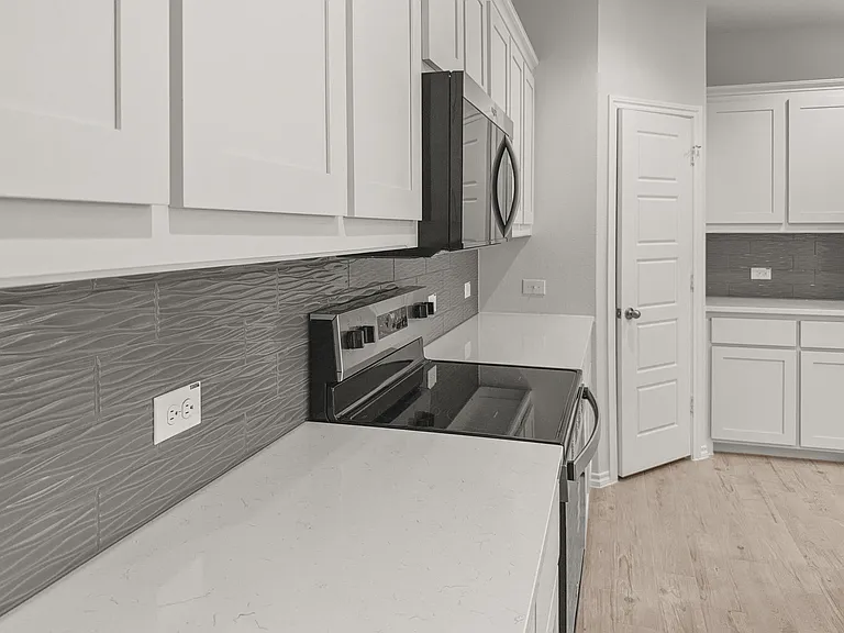 1908 Iris Rd — Photo 9