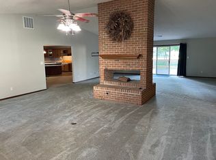 630 E Main St, Warrensburg, IL 62573