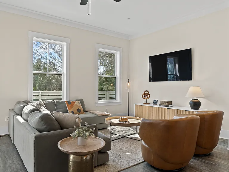 553 Cooper Village Ln — Photo 4