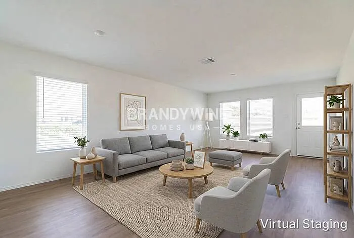 1432 Silver Oak Ln — Photo 3