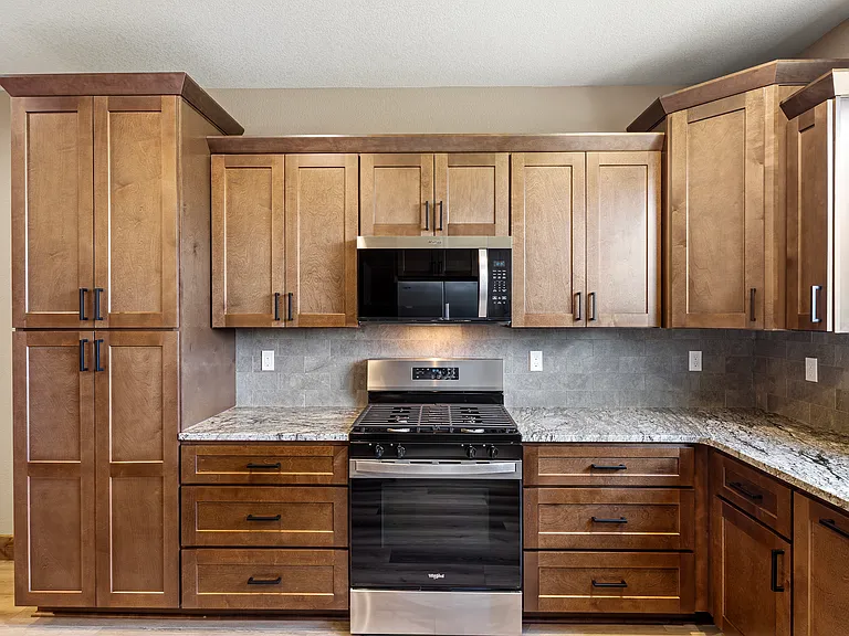 19th Village Apartments — Photo 14