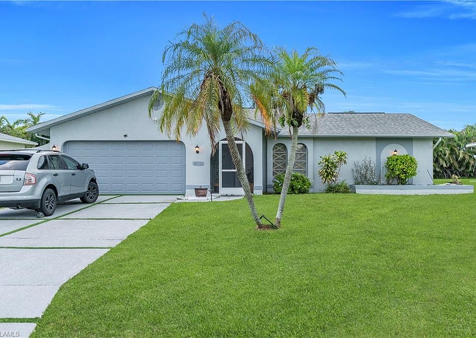 1st image of 4424 SW 13th AVE