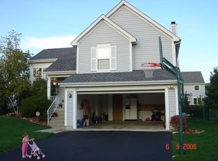354 Lexington Ln, Grayslake, IL