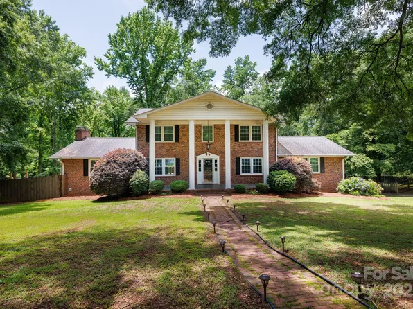 2605 Camelot Dr, Rock Hill, SC 29732